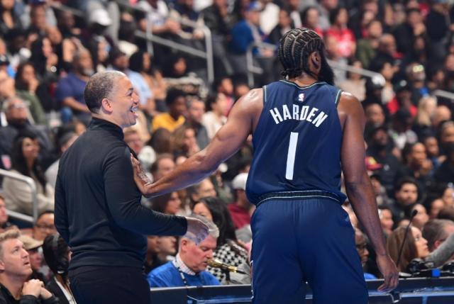 必发下载-场均出手数腰斩！原来“禁欲流”哈登更适合快艇